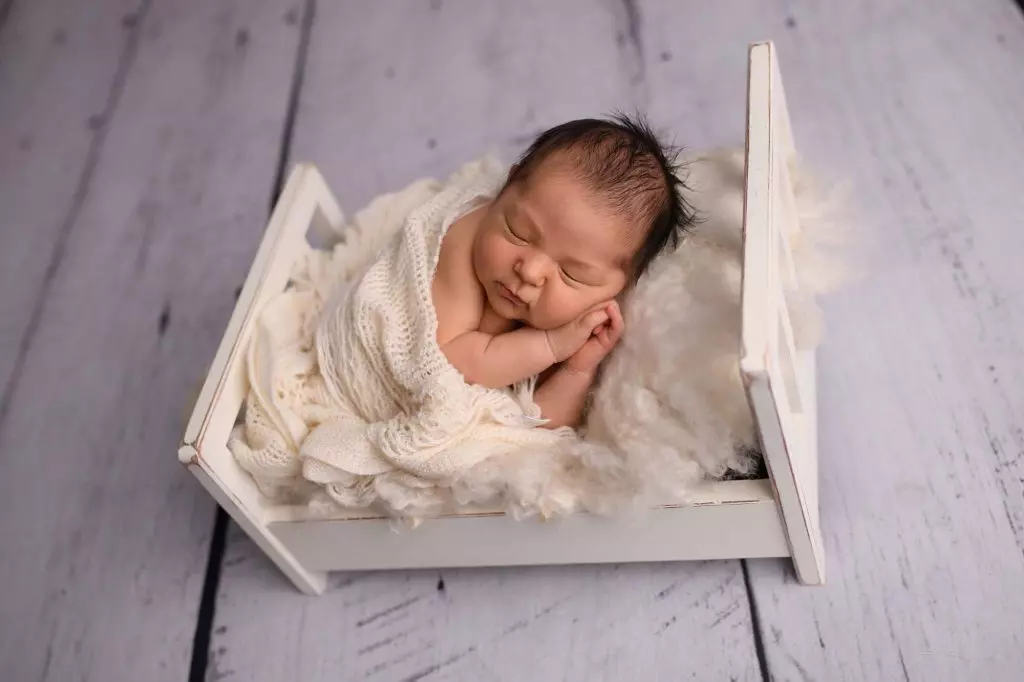 Isla | 6 days 35 Isla Newborn Photography South West Sydney 10