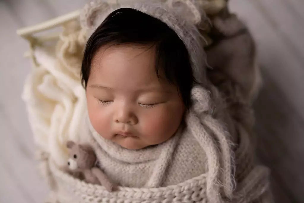 Newborn Photographer Sydney Stelle Studio 101