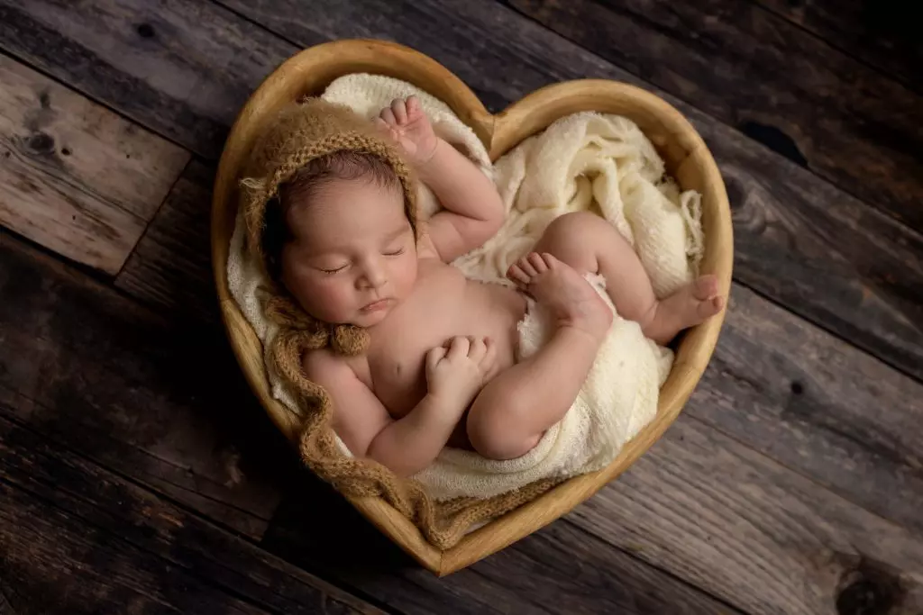 Noah | 8 days 24 newborn photography