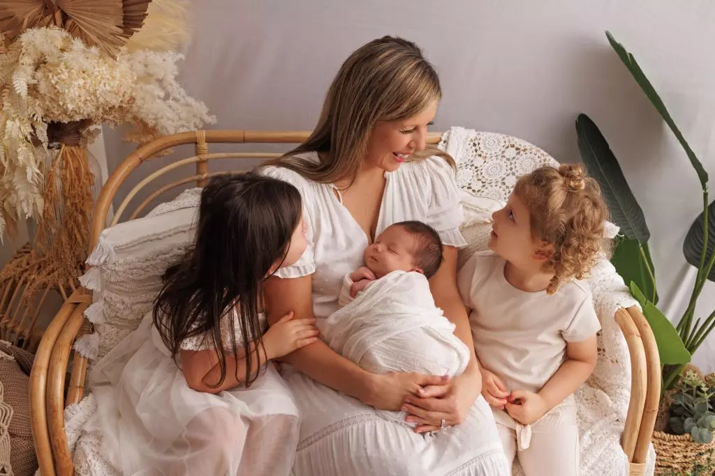 Charlie newborn photography narellan 10