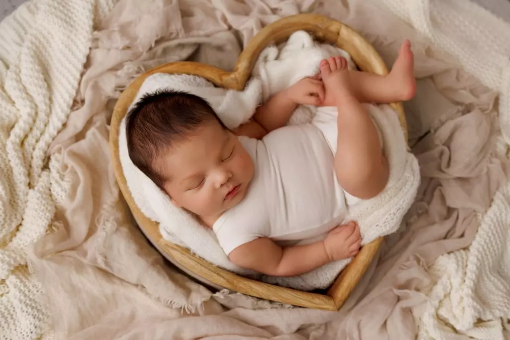 Charlie newborn photography narellan 24