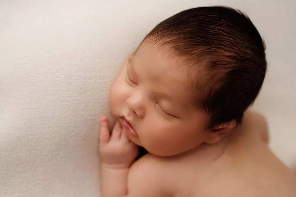 Charlie newborn photography narellan 29