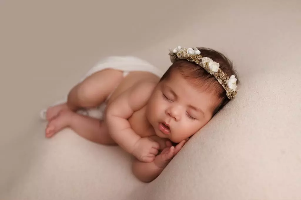 Allegra newborn photography narellan 13