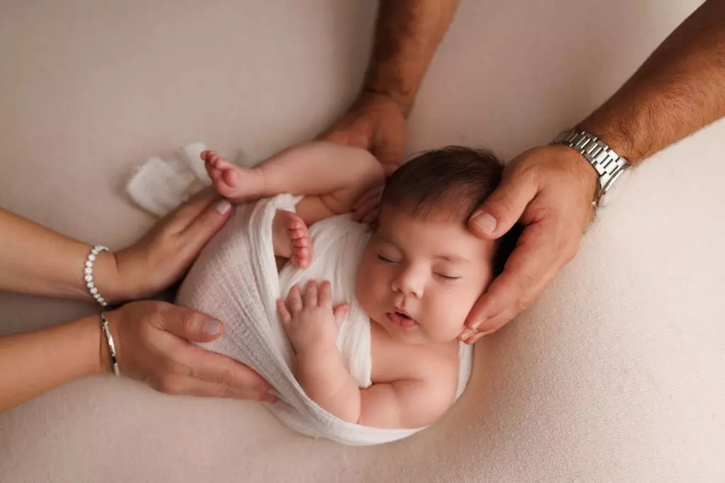 Allegra newborn photography narellan 16