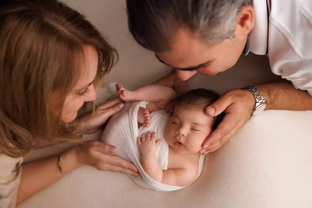 Allegra newborn photography narellan 17