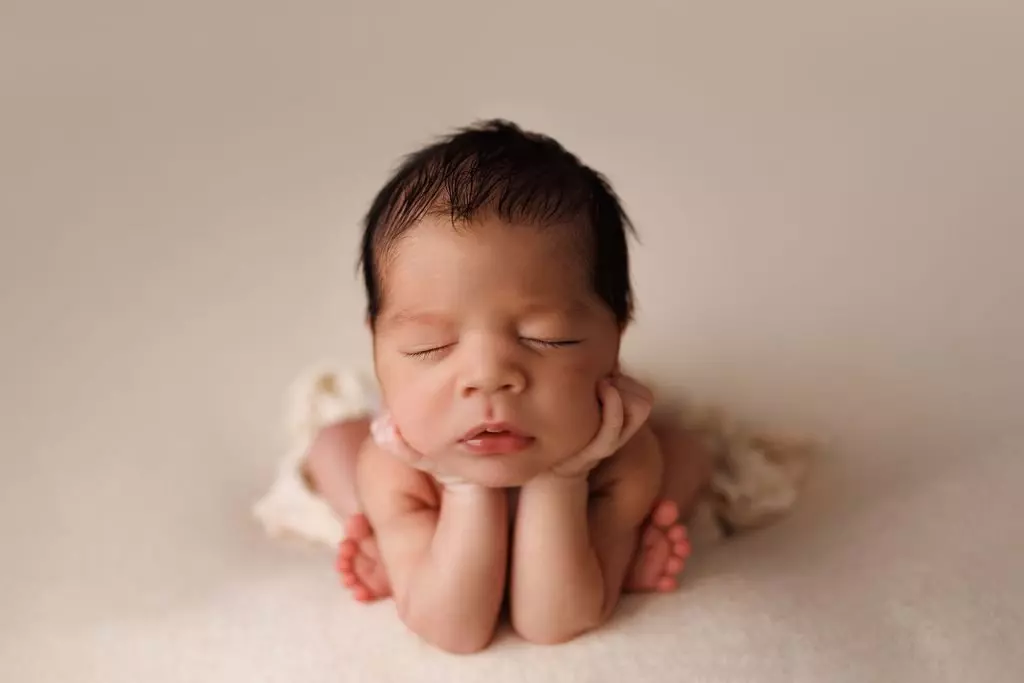 Ares | 13 days. Beautiful newborn photos of a sweet baby boy. 14 Ares newborn photography Camden 1500 13