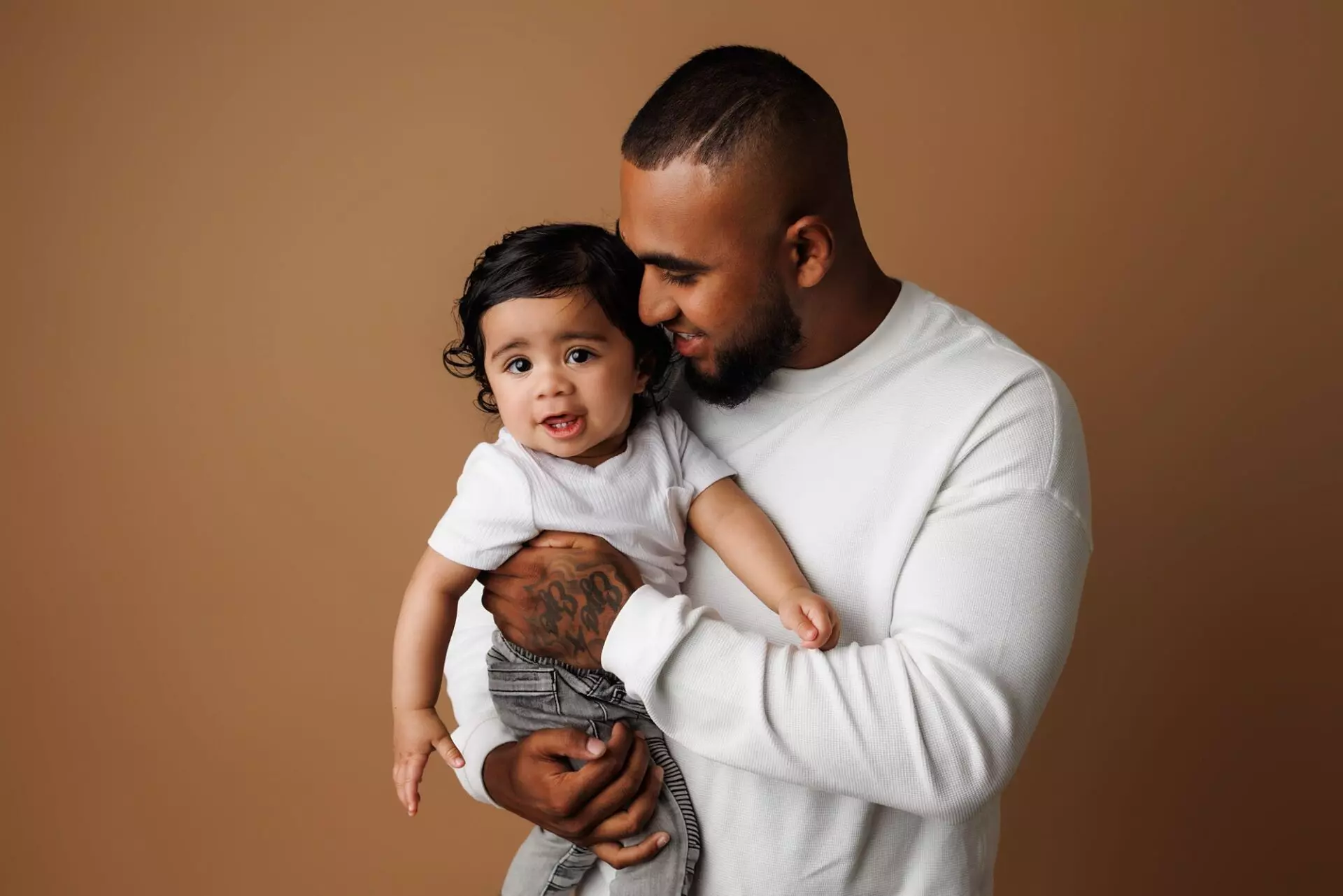 Beautiful family photos for this cute baby boy! Genesis | 5 months 10 family photography sydneyportrait studio Sydney Fosita 264